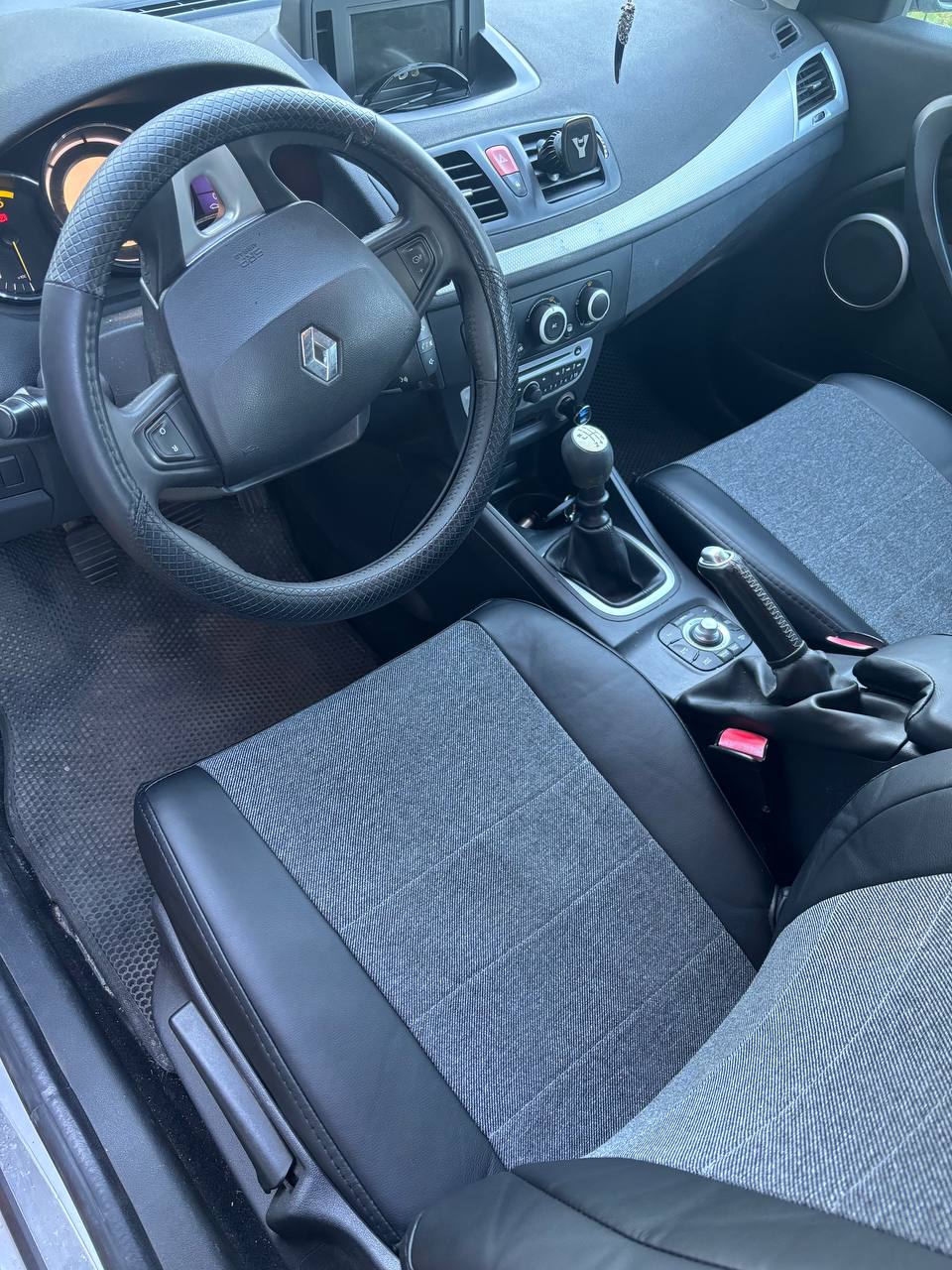 Чехлы на Renault Megane 3 (2010-2016) - 3
